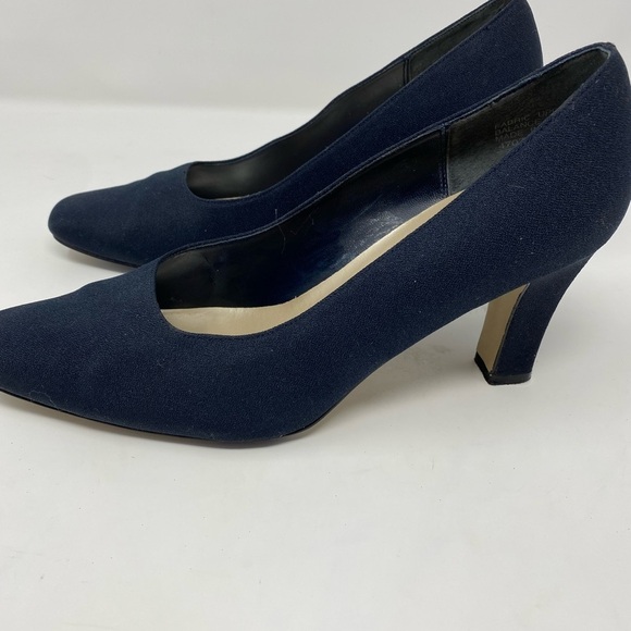 Women’s Navy Blue Heels Size 10M - Picture 2 of 10